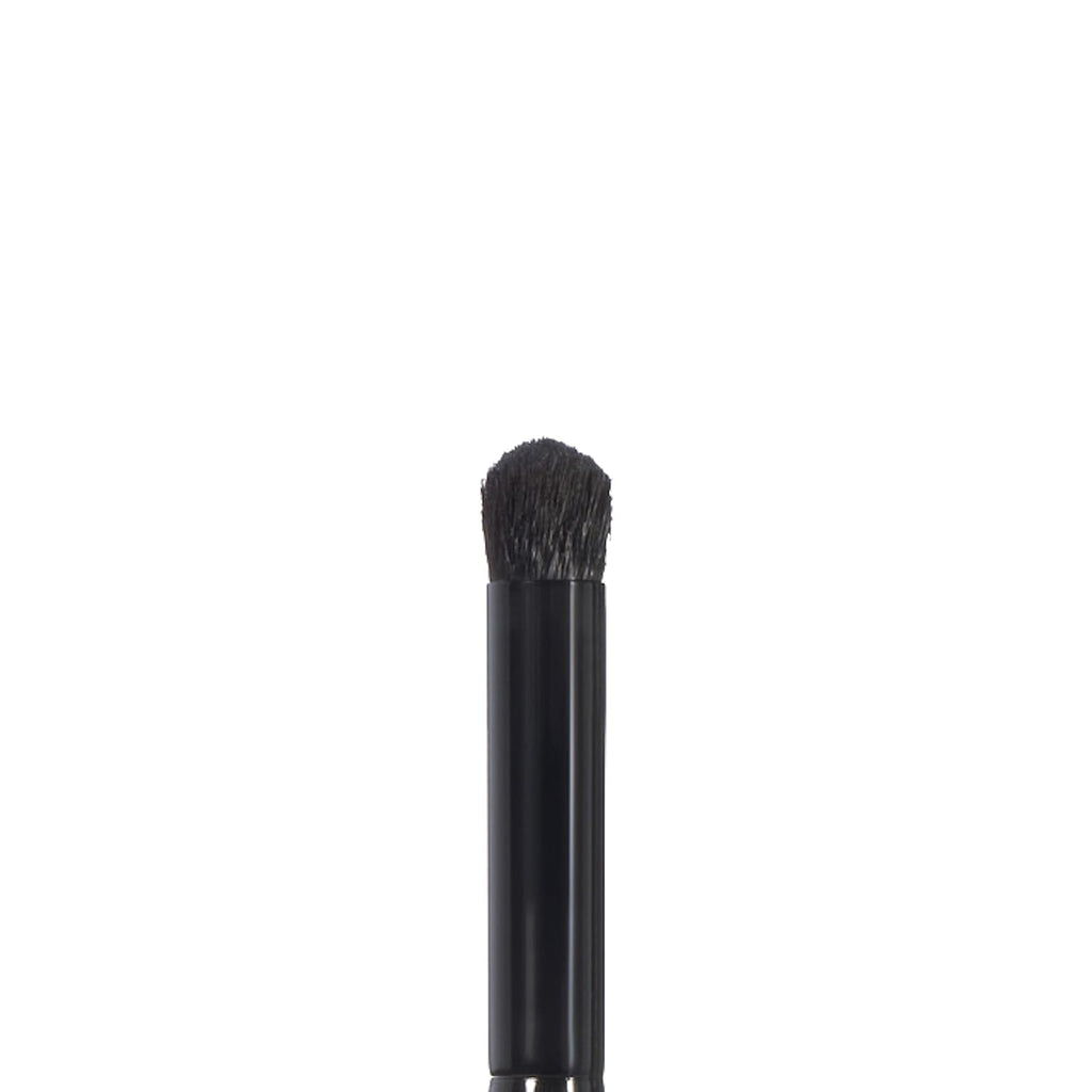 e.l.f. Eye Contour Brush. Absorbent Brush With Soft. Synthetic Bristles For Providing Extra Definition. Vegan & Cruelty-Free